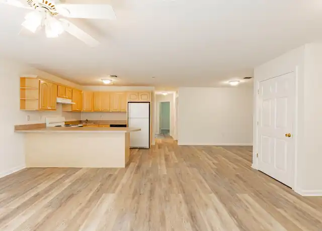 Property at 400 Flurry Ln Unit 307, West Babylon, NY, 11704, 2 beds, 1 bath, [object Object]