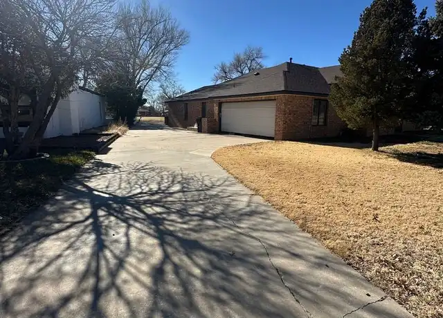 Property at 401 Diamondhead Dr, Clovis, NM, 88101, 4 beds, 2 baths, [object Object]