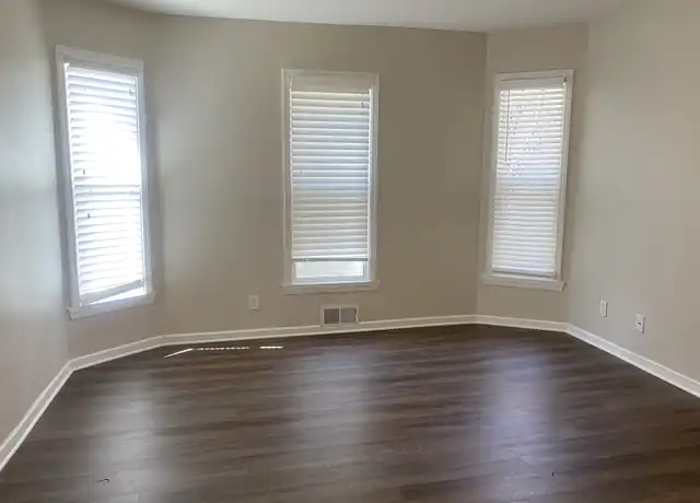 Property at 981 Jessamine Ave E Unit 1, St Paul, MN, 55106, 2 beds, 1 bath, [object Object]