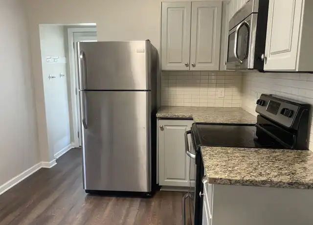 Property at 981 Jessamine Ave E Unit 1, St Paul, MN, 55106, 2 beds, 1 bath, [object Object]