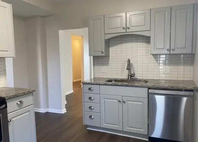 Property at 981 Jessamine Ave E Unit 1, St Paul, MN, 55106, 2 beds, 1 bath, [object Object]