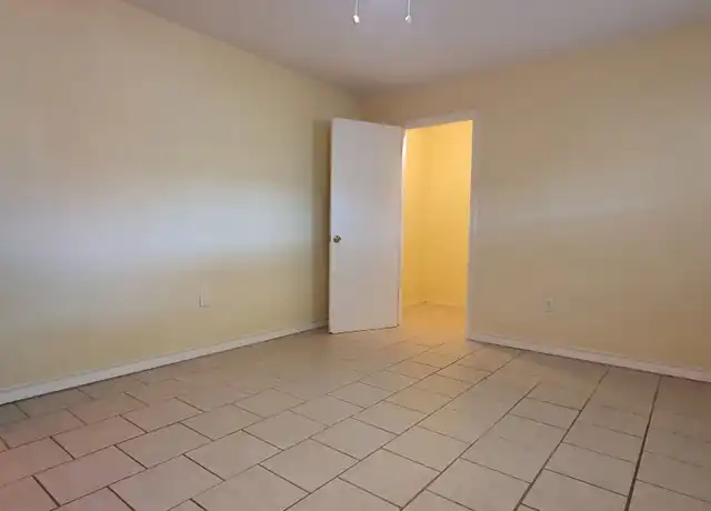 Property at 16 E Avenue G, San Angelo, TX, 76903, 1 bed, 1 bath, [object Object]
