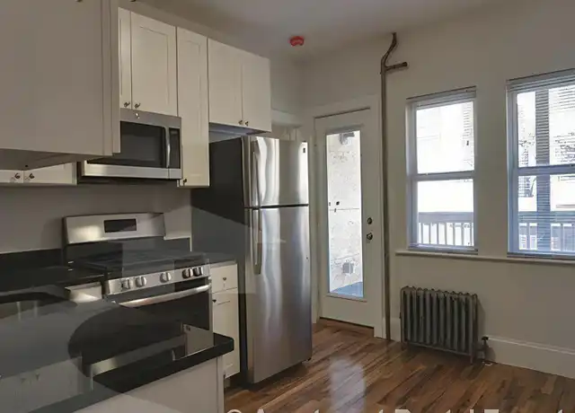 Property at 39 Bradley St Unit 2, Somerville, MA, 02145, 3 beds, 1 bath, [object Object]