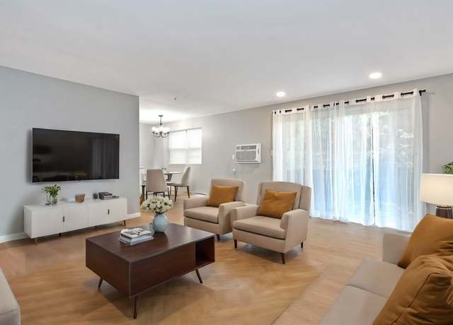 Photo of 47 Edgelawn Ave #7, North Andover, MA 01845