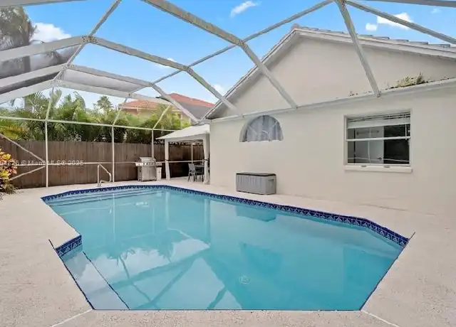 Property at 2002 Lake Breeze Ct, Wellington, FL, 33414, 4 beds, 2 baths, [object Object]