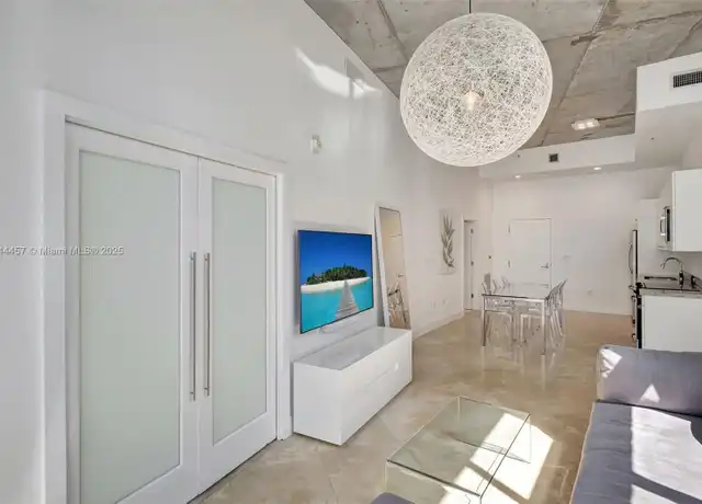 Property at 2001 Meridian Ave #15, Miami Beach, FL, 33139, 1 bed, 1 bath, [object Object]