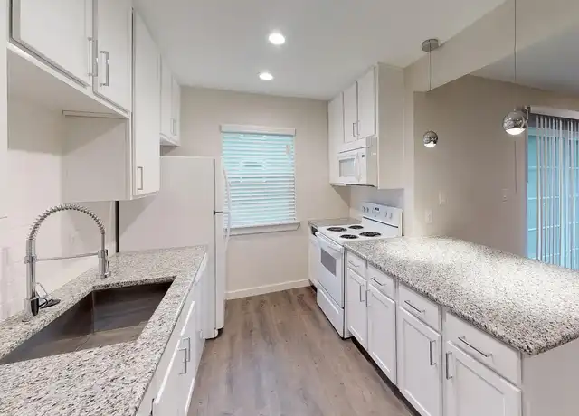 Property at Mosswood Apartments - 1906 Sam Houston Dr, Victoria, TX, 77901, 1-3 bed, 1-2 bath, [object Object]