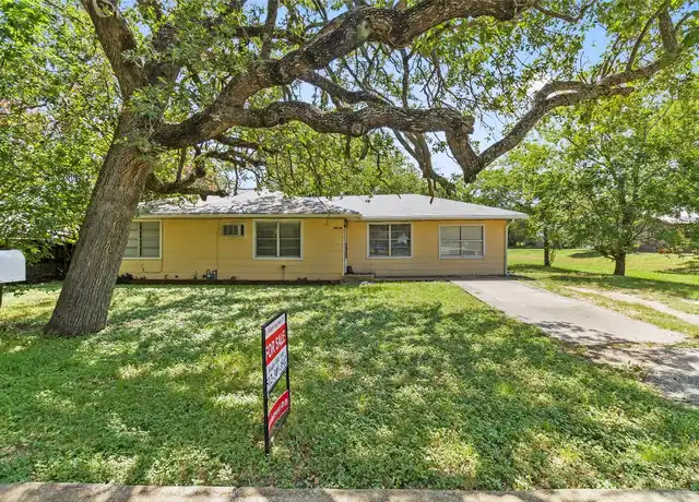 Property at 1214 Oak St, Burnet, TX, 78611, 3 beds, 1 bath, [object Object]