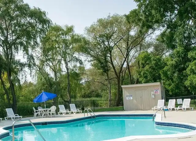 Property at Willow Tree Apartments - 22266 Civic Center Dr, Southfield, MI, 48033, 2 beds, 2 baths, [object Object]