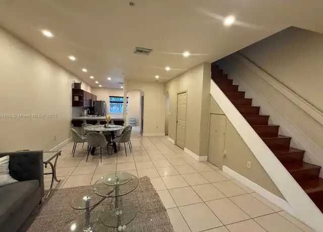 Property at 5660 NW 115th Ct #212, Doral, FL, 33178, 3 beds, 2.5 baths, [object Object]
