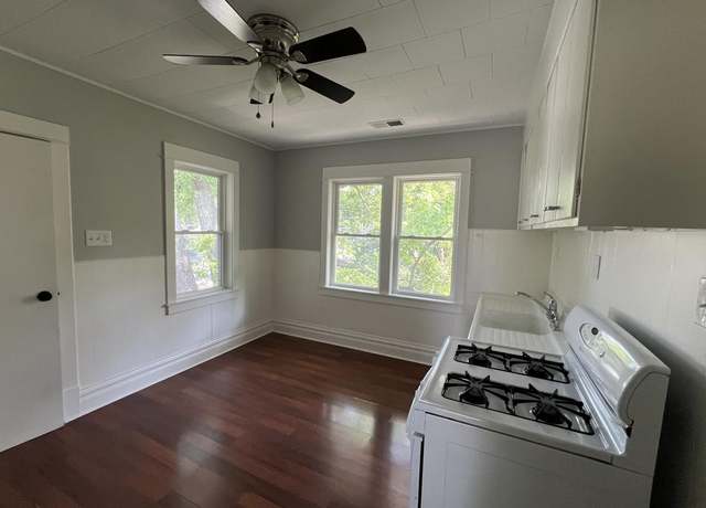 Photo of 926 S 2nd St, Saint Charles, IL 60174