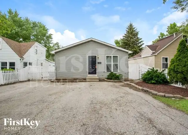 Property at 319 Fairlawn Dr, Round Lake Park, IL, 60073, 3 beds, 2 baths, [object Object]