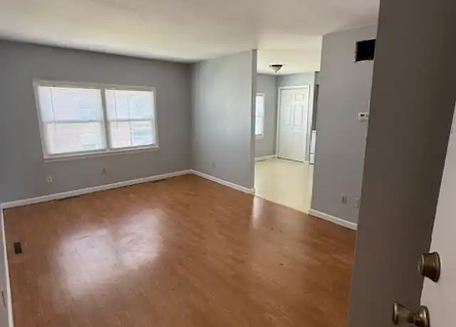 Property at 2191 Franklin St Unit 103, Carlyle, IL, 62231, 2 beds, 1 bath, [object Object]