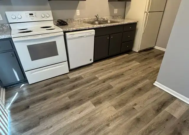 Property at 206 River St Unit 206 1, Yorkville, IL, 60560, 2 beds, 1.5 baths, [object Object]
