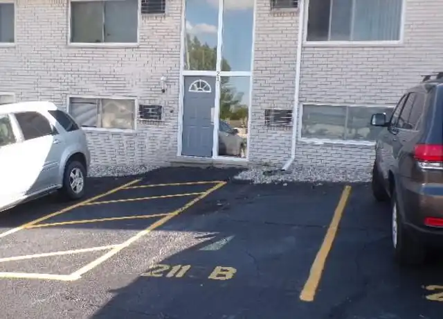 Property at 211 Summit Ridge Dr Unit B, White Lake, MI, 48386, 1 bed, 1 bath, [object Object]