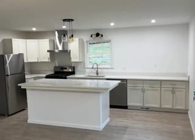 Property at 1817 Turkeyfoot Rd, McKeesport, PA, 15135, 3 beds, 1 bath, [object Object]
