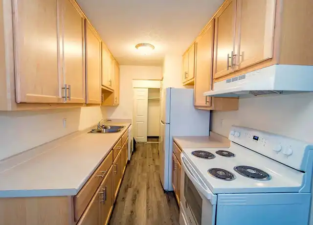 Property at Century Oaks Apartments - 1213 Gentry Ave N, Saint Paul, MN, 55128, 1-2 bed, 1 bath, [object Object]