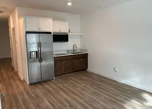 Property at 112 E Tyler Ct, Visalia, CA, 93291, 1 bed, 1 bath, [object Object]