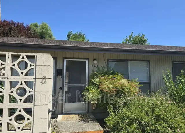 Property at 881 NE Alameda Ave, Roseburg, OR, 97470, 2 beds, 1 bath, [object Object]