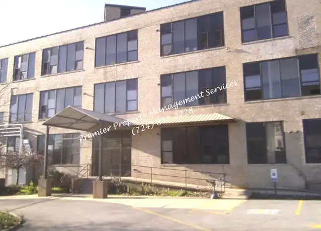 Property at 262 Connecticut Ave Unit 303, Rochester, PA, 15074, 3 beds, 1 bath, [object Object]