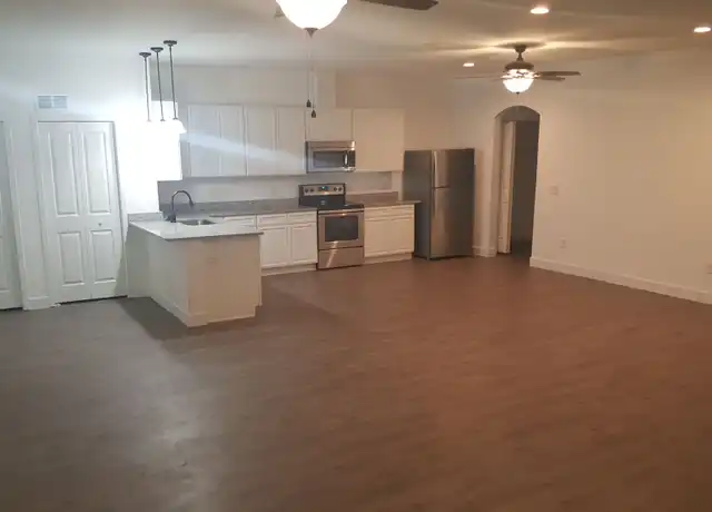 Property at 407 SW 7th Pl Unit A 4, Gainesville, FL, 32601, 4 beds, 4 baths, [object Object]