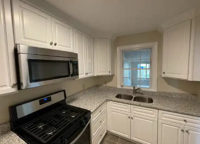 Property at 226 Sycamore Rd, Reading, PA, 19611, 3 beds, 1 bath, [object Object]
