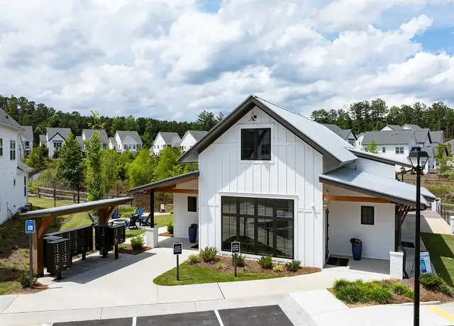 Photo of 2000 Harvest Pond Cir, Suwanee, GA 30024