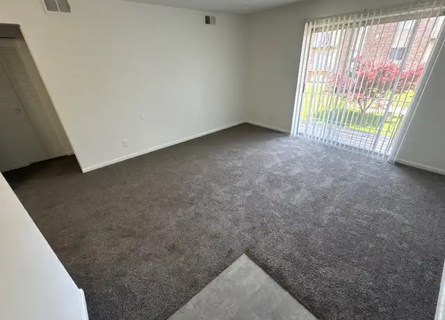 Property at 804 Ruth Ann Dr Unit 10B, Sedalia, MO, 65301, 1 bed, 1 bath, [object Object]