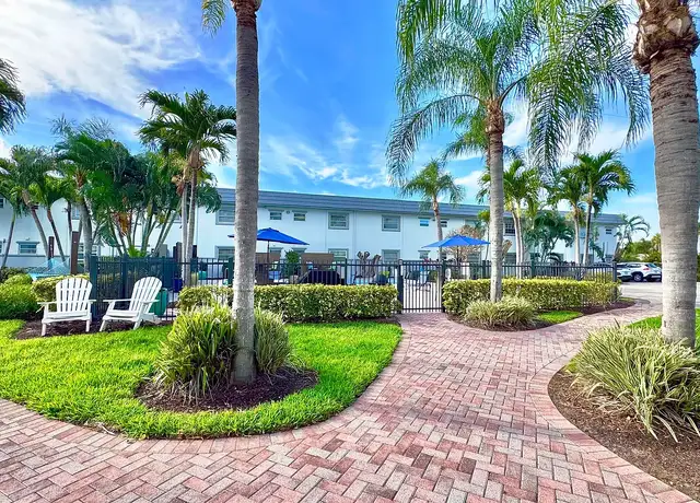 Photo of 530 NE 47th St, Boca Raton, FL 33431