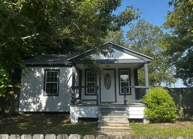 Property at 2411 12th St, Pascagoula, MS, 39567, 2 beds, 1 bath, [object Object]