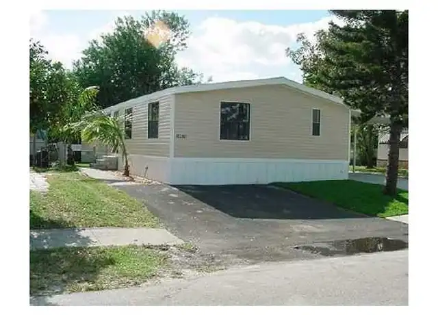 Property at 10552 Marina Way, Boca Raton, FL, 33428, 5 beds, 2 baths, [object Object]