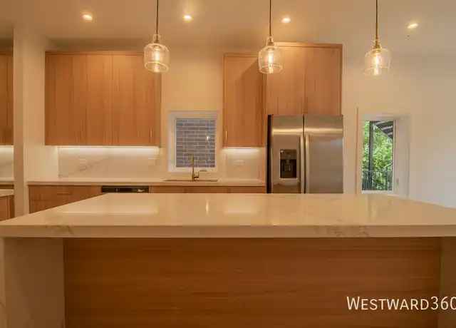 Property at 2040 W Washington Blvd Unit 1, Chicago, IL, 60612, 4 beds, 2.5 baths, [object Object]