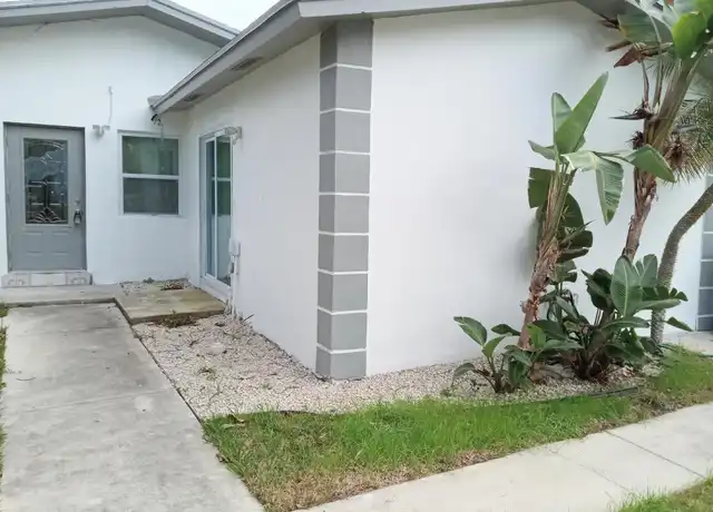 Property at 305 NW 4th Ave, Delray Beach, FL, 33444, 3 beds, 2.5 baths, [object Object]