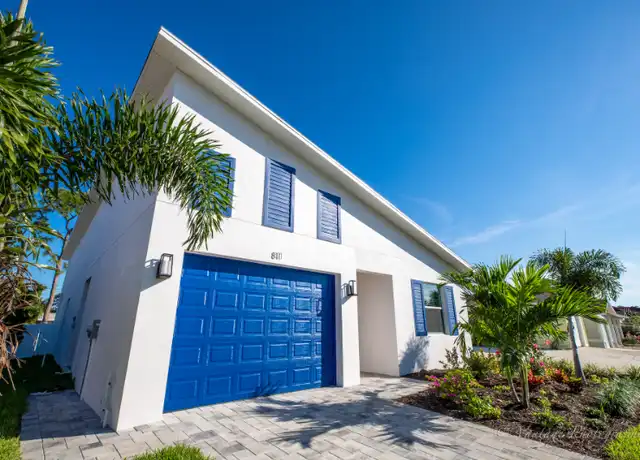 Property at 811 108th Ave N, Naples, FL, 34108, 3 beds, 3 baths, [object Object]