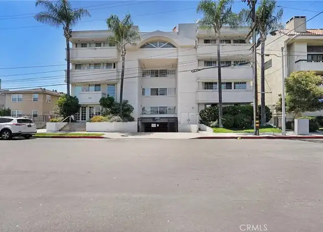 Property at 5219 Newcastle Ave #302, Encino, CA, 91316, 3 beds, 2.5 baths, [object Object]