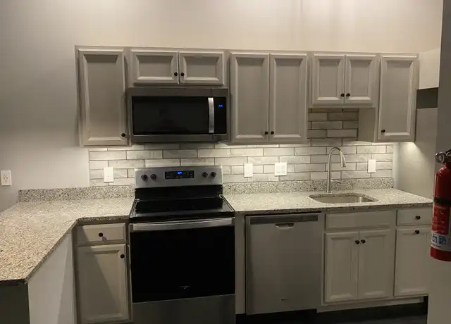 Property at 24 Beacon St Unit 131C, Littleton, NH, 03561, 1 bed, 1 bath, [object Object]