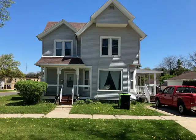 Property at 130 N School St, Mayville, WI, 53050, 3 beds, 1 bath, [object Object]