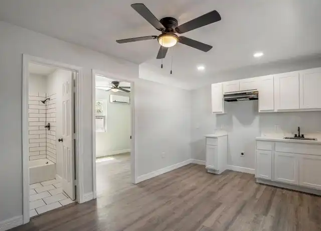 Property at 7836 Avenue E, Houston, TX, 77012, 1 bed, 1 bath, [object Object]