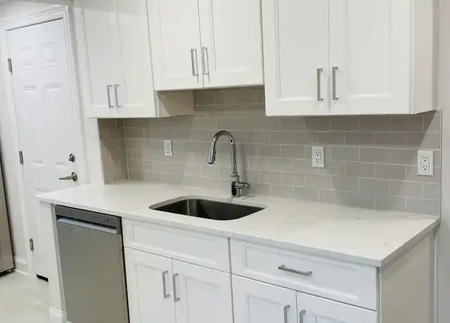 Property at 11 Old Field Point Rd Unit 1B, Greenwich, CT, 06830, 1 bed, 1 bath, [object Object]
