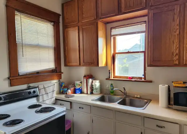 Property at 427 Niagara St, Eau Claire, WI, 54703, 7 beds, 3 baths, [object Object]