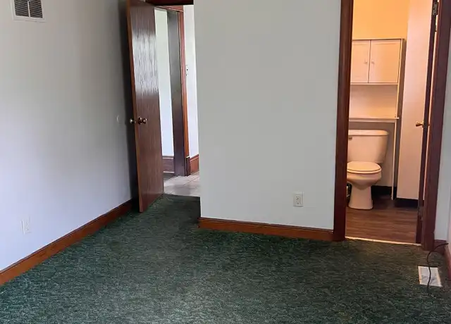 Property at 427 Niagara St, Eau Claire, WI, 54703, 7 beds, 3 baths, [object Object]