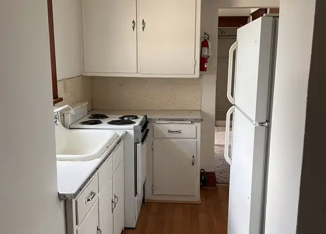 Property at 427 Niagara St, Eau Claire, WI, 54703, 7 beds, 3 baths, [object Object]