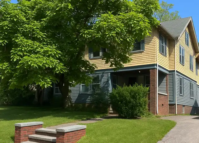 Property at 3305 E Overlook Rd Unit 3, Cleveland Heights, OH, 44118, 1 bed, 1 bath, [object Object]