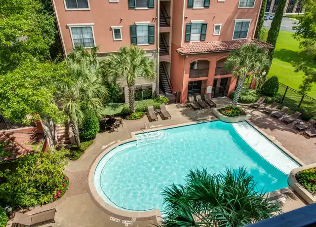 Property at 321 Jackson Hill St Unit C0-25, Houston, TX, 77007, 3 beds, 2 baths, [object Object]