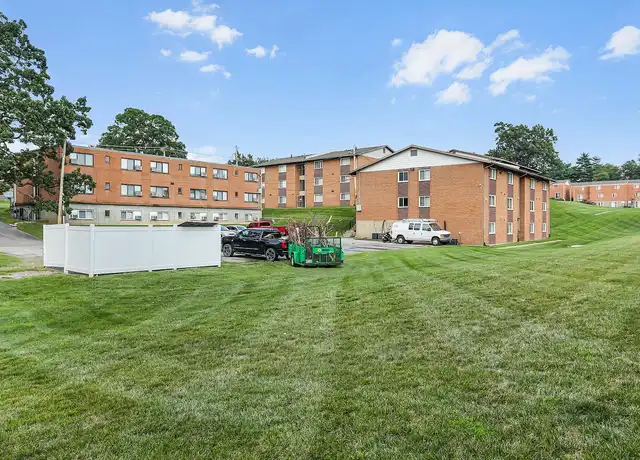 Property at Bermuda Heights Apartments - 7718 Springdale Dr, Saint Louis, MO, 63121, 1-2 bed, 1 bath, [object Object]