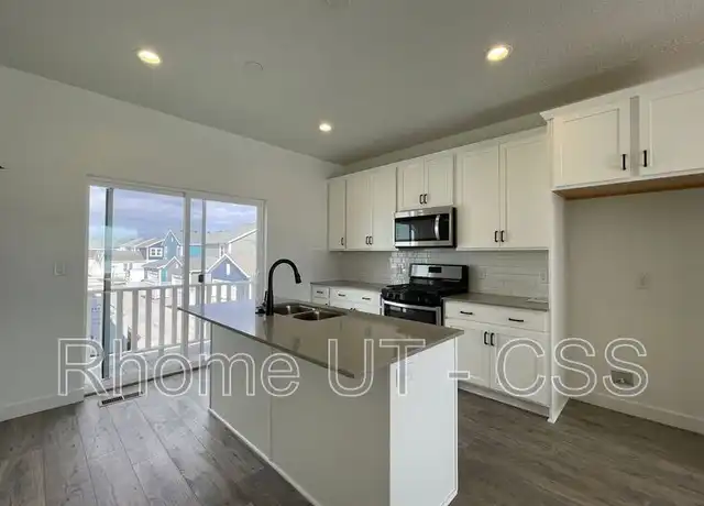 Property at 6726 W 11800 S, South Jordan, UT, 84009, 3 beds, 2.5 baths, [object Object]