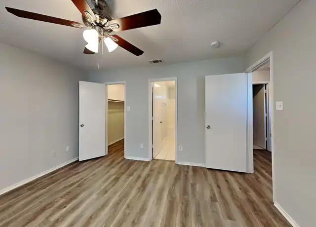 Property at 715 Jalisco Plz, Dallas, TX, 75211, 3 beds, 2.5 baths, [object Object]