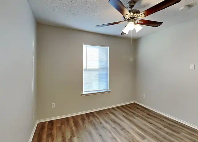 Property at 715 Jalisco Plz, Dallas, TX, 75211, 3 beds, 2.5 baths, [object Object]