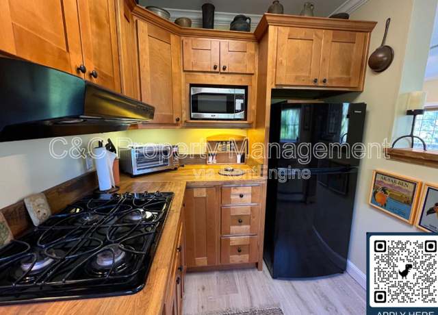 Photo of 6 Kittiwake Rd, Orinda, CA 94563