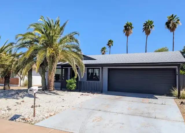 Property at 2327 E Paradise Dr, Phoenix, AZ, 85028, 2 beds, 1 bath, [object Object]